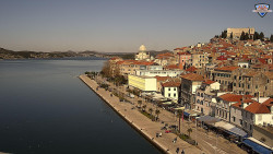 Nábřeží a město