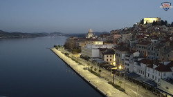 Nábřeží a město