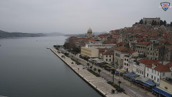 Nábřeží a město