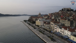 Nábřeží a město