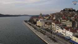 Nábřeží a město