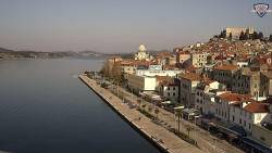 Nábřeží a město