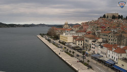 Nábřeží a město