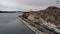 Nábřeží a město