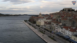 Nábřeží a město