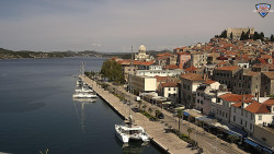 Nábřeží a město