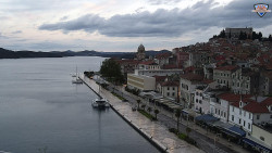 Nábřeží a město