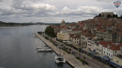 Nábřeží a město