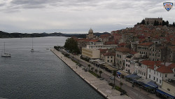 Nábřeží a město