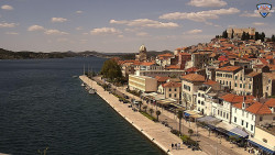 Nábřeží a město