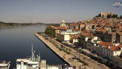 Nábřeží a město