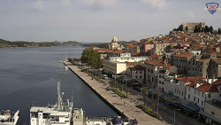 Nábřeží a město