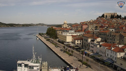 Nábřeží a město