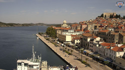 Nábřeží a město