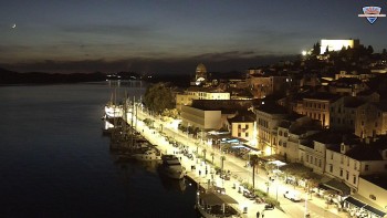Uferpromenade und Stadt