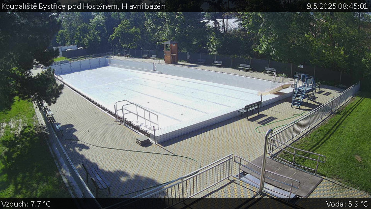 Koupaliště Bystřice pod Hostýnem - Hlavní bazén - 9.5.2025 v 08:45 Koupaliště Bystřice pod Hostýnem - Hlavní bazén - 9.5.2025 v 08:45