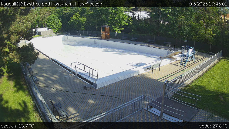 Koupaliště Bystřice pod Hostýnem - Hlavní bazén - 9.5.2025 v 17:45 Koupaliště Bystřice pod Hostýnem - Hlavní bazén - 9.5.2025 v 17:45
