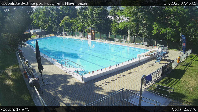 Koupaliště Bystřice pod Hostýnem - Hlavní bazén - 1.7.2025 v 07:45 Koupaliště Bystřice pod Hostýnem - Hlavní bazén - 1.7.2025 v 07:45