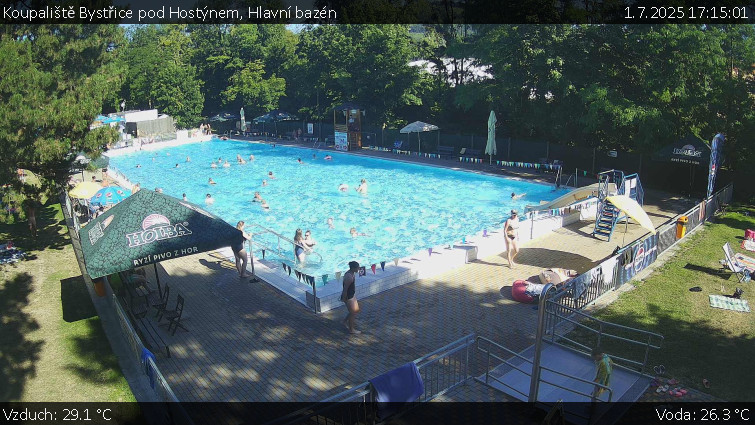 Koupaliště Bystřice pod Hostýnem - Hlavní bazén - 1.7.2025 v 17:15 Koupaliště Bystřice pod Hostýnem - Hlavní bazén - 1.7.2025 v 17:15