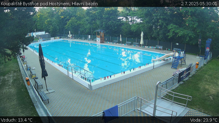 Koupaliště Bystřice pod Hostýnem - Hlavní bazén - 2.7.2025 v 05:30 Koupaliště Bystřice pod Hostýnem - Hlavní bazén - 2.7.2025 v 05:30