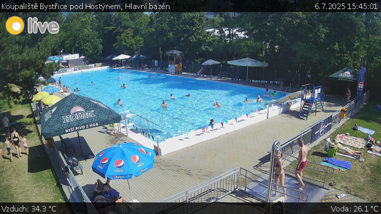 Koupaliště Bystřice pod Hostýnem - Hlavní bazén - 6.7.2025 v 15:45 Koupaliště Bystřice pod Hostýnem - Hlavní bazén - 6.7.2025 v 15:45