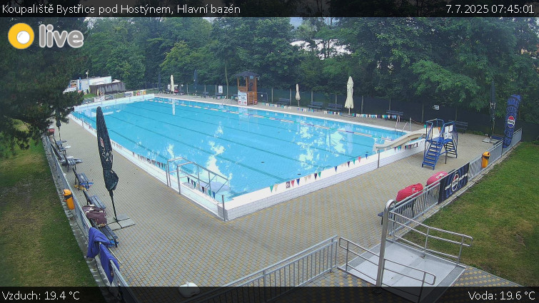 Koupaliště Bystřice pod Hostýnem - Hlavní bazén - 7.7.2025 v 07:45 Koupaliště Bystřice pod Hostýnem - Hlavní bazén - 7.7.2025 v 07:45