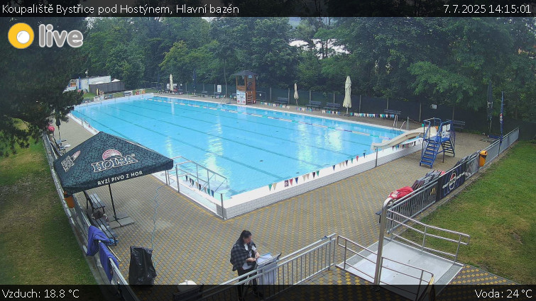 Koupaliště Bystřice pod Hostýnem - Hlavní bazén - 7.7.2025 v 14:15 Koupaliště Bystřice pod Hostýnem - Hlavní bazén - 7.7.2025 v 14:15