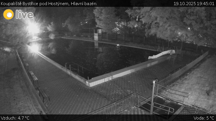 Koupaliště Bystřice pod Hostýnem - Hlavní bazén - 19.10.2025 v 19:45 Koupaliště Bystřice pod Hostýnem - Hlavní bazén - 19.10.2025 v 19:45