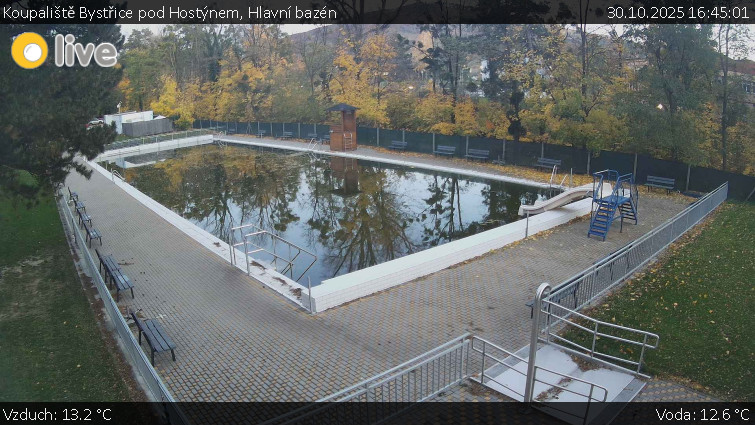 Koupaliště Bystřice pod Hostýnem - Hlavní bazén - 30.10.2025 v 16:45 Koupaliště Bystřice pod Hostýnem - Hlavní bazén - 30.10.2025 v 16:45