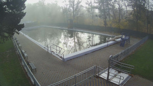 Koupaliště Bystřice pod Hostýnem - Hlavní bazén - 5.11.2025 v 08:45 Koupaliště Bystřice pod Hostýnem - Hlavní bazén - 5.11.2025 v 08:45