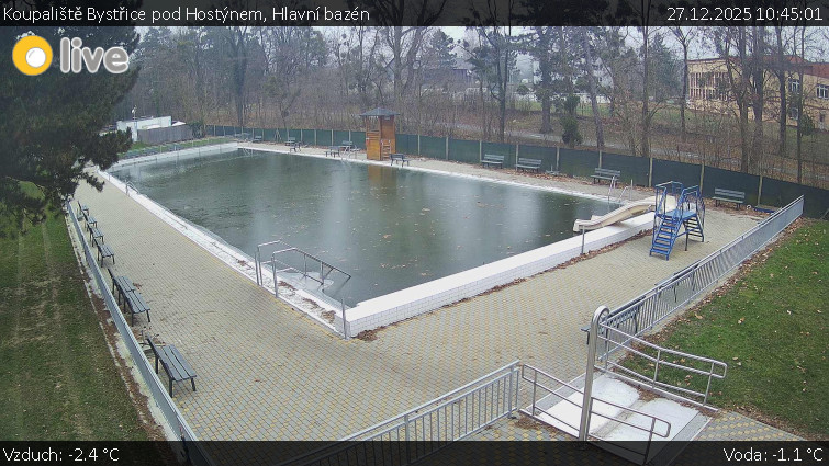 Koupaliště Bystřice pod Hostýnem - Hlavní bazén - 27.12.2025 v 10:45