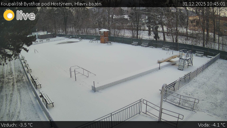 Koupaliště Bystřice pod Hostýnem - Hlavní bazén - 31.12.2025 v 10:45
