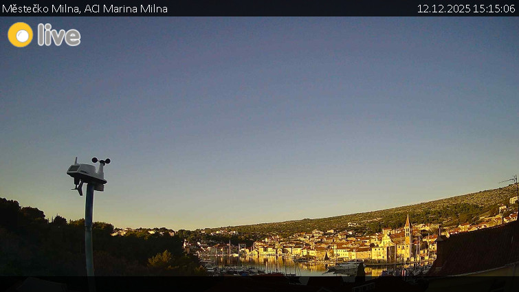 Městečko Milna - ACI Marina Milna - 12.12.2025 v 15:15