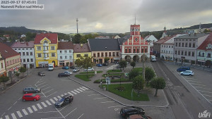 Město Police nad Metují - Masarykovo náměstí - 17.9.2025 v 07:45