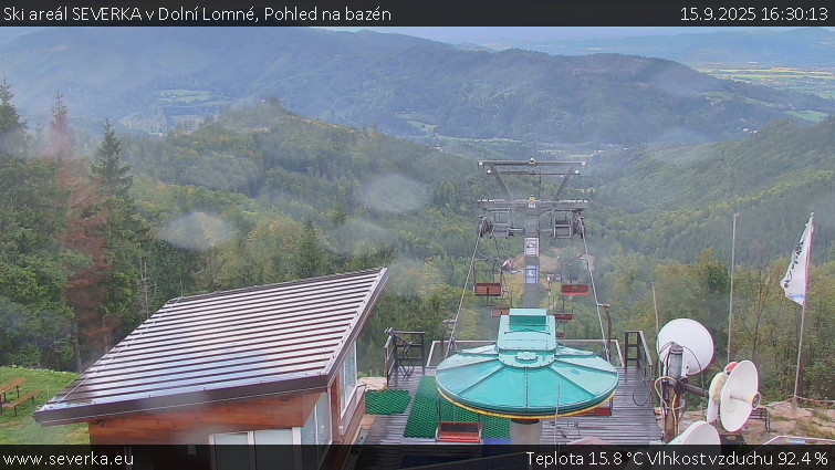 Ski areál SEVERKA v Dolní Lomné - Pohled na bazén - 15.9.2025 v 16:30 Ski areál SEVERKA v Dolní Lomné - Pohled na bazén - 15.9.2025 v 16:30
