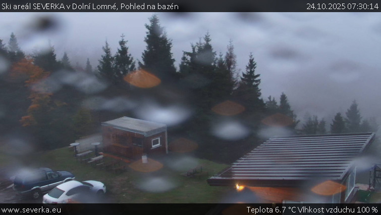 Ski areál SEVERKA v Dolní Lomné - Pohled na bazén - 24.10.2025 v 07:30