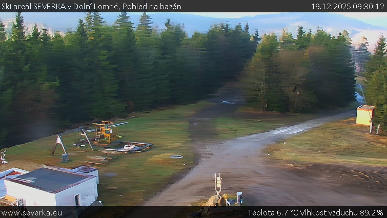 Ski areál SEVERKA v Dolní Lomné - Pohled na bazén - 19.12.2025 v 09:30