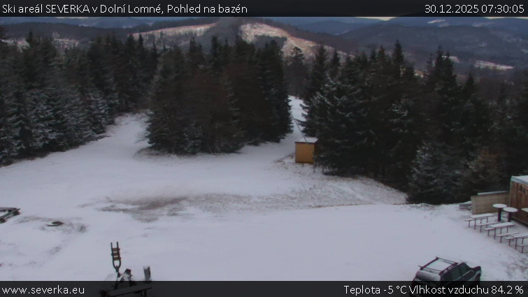 Ski areál SEVERKA v Dolní Lomné - Pohled na bazén - 30.12.2025 v 07:30