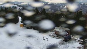 Ski areál SEVERKA v Dolní Lomné - Pohled na bazén - 23.2.2026 v 08:30