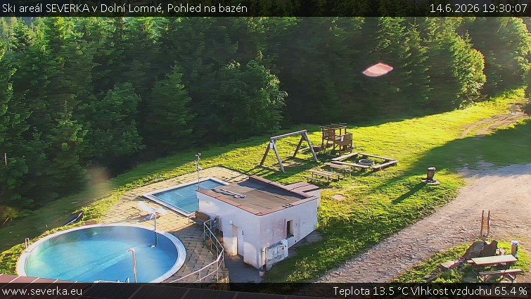 Ski areál SEVERKA v Dolní Lomné - Pohled na bazén - 14.6.2026 v 19:30