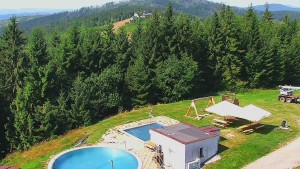 Skigebiet SEVERKA in Dolní Lomná - Blick auf den Pool - 31.7.2026 v 10:30 Skigebiet SEVERKA in Dolní Lomná - Blick auf den Pool - 31.7.2026 v 10:30