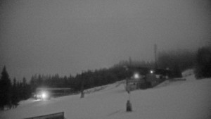 Stuhleck - Stuhleckbahn Bergstation - 8.12.2025 v 06:45 Stuhleck - Stuhleckbahn Bergstation - 8.12.2025 v 06:45