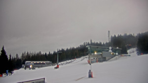 Stuhleck - Stuhleckbahn Bergstation - 8.12.2025 v 07:45 Stuhleck - Stuhleckbahn Bergstation - 8.12.2025 v 07:45