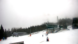 Stuhleck - Stuhleckbahn Bergstation - 8.12.2025 v 08:45 Stuhleck - Stuhleckbahn Bergstation - 8.12.2025 v 08:45