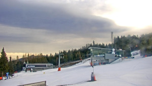 Stuhleck - Stuhleckbahn Bergstation - 16.12.2025 v 08:45 Stuhleck - Stuhleckbahn Bergstation - 16.12.2025 v 08:45