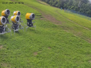 Skiareál Mosty u Jablunkova - Spodní část sjezdovky č. 1  - 13.7.2025 v 08:00