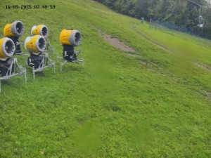 Skiareál Mosty u Jablunkova - Spodní část sjezdovky č. 1  - 16.9.2025 v 08:00