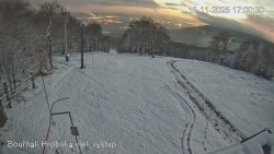 Vrchol Bouřňák, pohled na jih