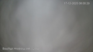 Sport Centrum Bouřňák - Vrchol Bouřňák, pohled na jih - 17.12.2025 v 08:00