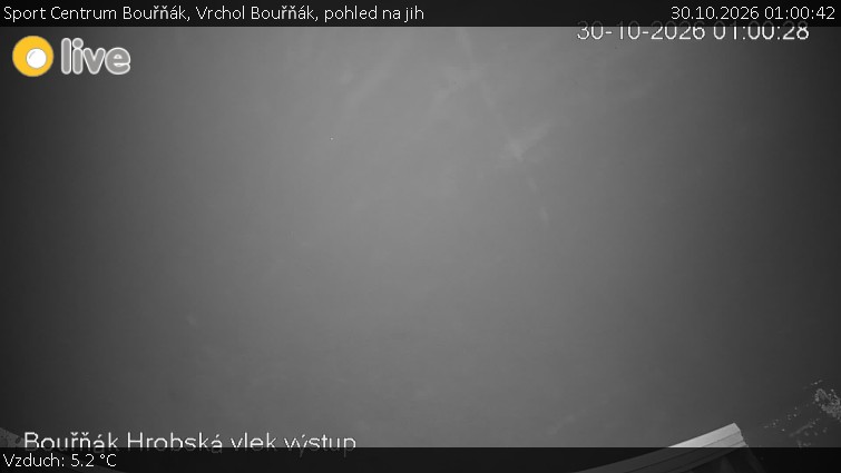 Sportzentrum Bouřňák - Bouřňák-Gipfel, Blick nach Süden - 30.10.2026 v 01:00